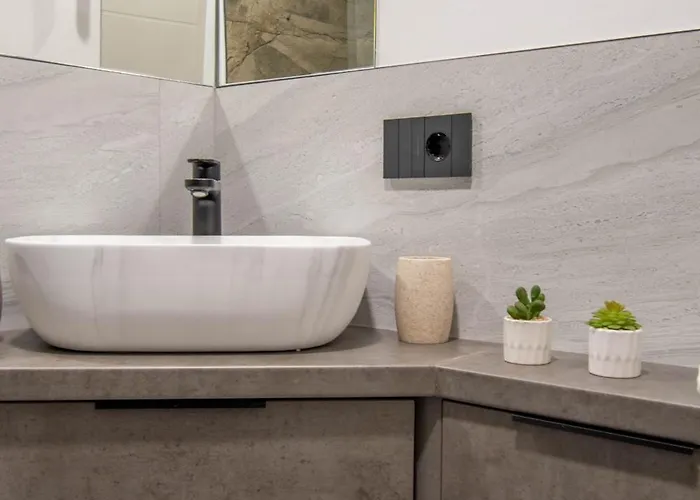 Alice * קלוז'-נאפוקה